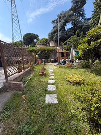 CASA SEMINDIPENDENTE A GENOVA