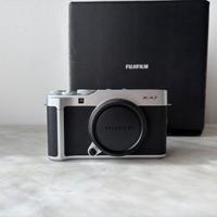 Fujifilm X-A7 mirrorless