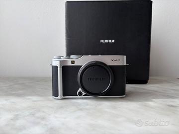 Fujifilm X-A7 mirrorless