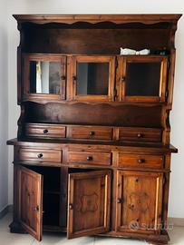 Arredamento in legno massello stile rustico