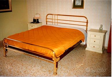 Letto matrimoniale in ottone anni '70