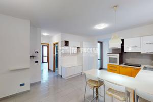 RECENTE COSTRUZIONE CON TAVERNA E GARAGE