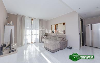 MERAVIGLIOSO TRILOCALE CON TERRAZZO