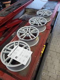 CERCHI IN LEGA NUOVI ORIGINALE NISSAN JUKE 6,5x16