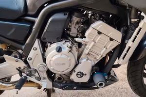 YAMAHA FZS 1000 FAZER