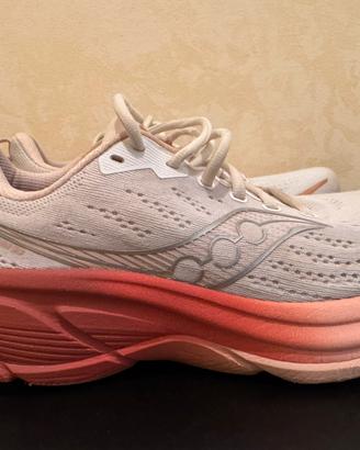 Saucony hurricane 25