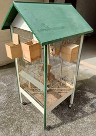 Voliera in metallo per uccelli