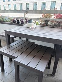 Tavolo in plastica Samoa con 4 panche