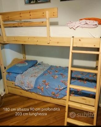 letto a castello con 3 letti