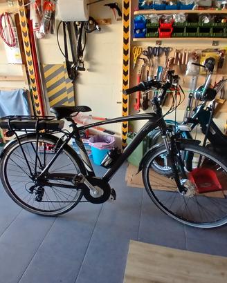 bicicletta elettrica da uomo