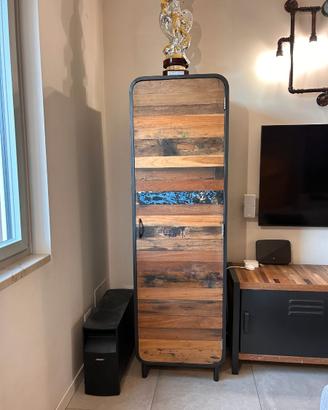 Mobile industrial vintage in metallo e legno
