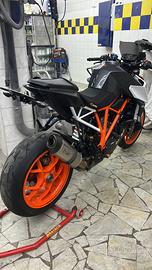Fianchetti in carbonio per ktm superduke 1290
