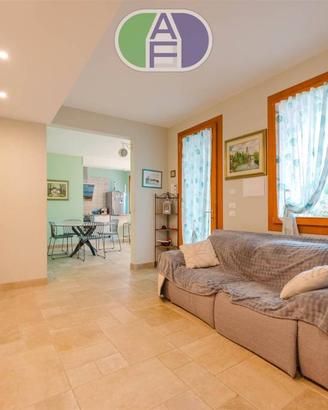 Villa di 155 m² con più di 5 locali a Mira