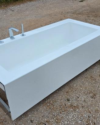 vasca da bagno tenuta bene