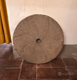 Antica macina in pietra serena