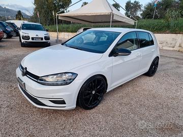 Volkswagen Golf 1.6 TDI 90 CV 5p. Executive BlueMo