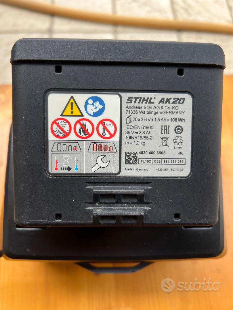 Caricabatterie Standard STIHL AL101 220-240V Per Batterie AK10, AK20, AK30