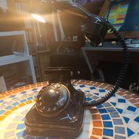 Lampada da comodino su base telefono vintage