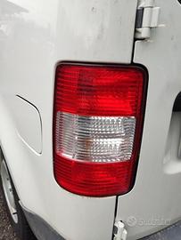 Fanale post sx VOLKSWAGEN CADDY del 2008