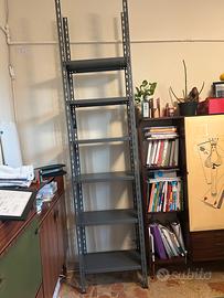 Scaffale in metallo