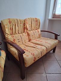 Due divani in legno