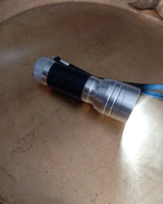 Torcia a 19 Led nuova 