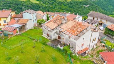 CASA SEMINDIPENDENTE A GREZZANA