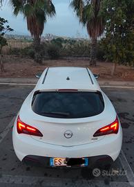Opel Astra GTC Coupé