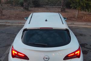 Opel Astra GTC Coupé