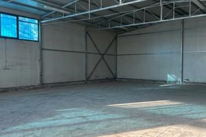 Magazzino/capannone di circa 200mq + spiazzale
