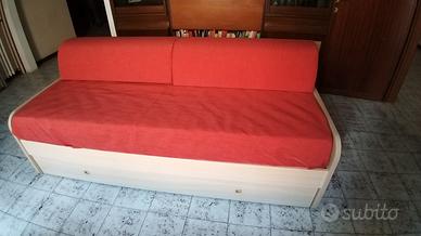 Divano letto con secondo letto estraibile