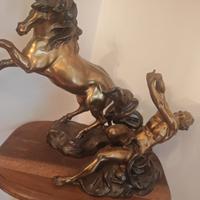 scultura in bronzo il cavallo e il guerriero 