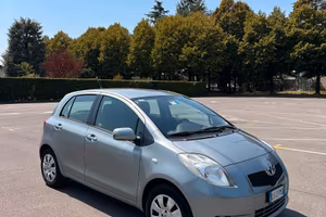Toyota Yaris 2° serie 1.0 5P SOL