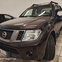Nissan Navara 2.5 dCi 190CV 4 porte Double Cab LE