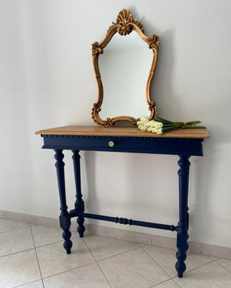 Consolle blu con specchio dorato