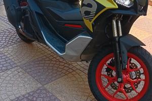 Aprilia SR GT 125 - 2025 Permuto Ducati Monster
