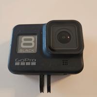 GoPro 8 Black + SD + Custodia + Cavo Originale