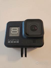 GoPro 8 Black + SD + Custodia + Cavo Originale