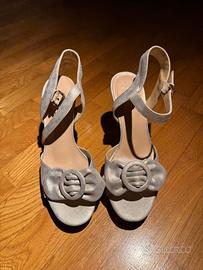 Scarpe aperte Bata con fiocco