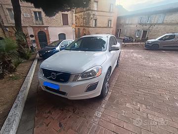 VOLVO XC60 D5 R-DESIGN