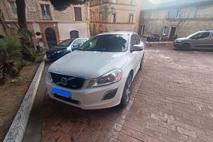 VOLVO XC60 D5 R-DESIGN