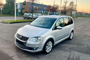 Volkswagen Touran Business 2.0 TDI 140 CV DSG High
