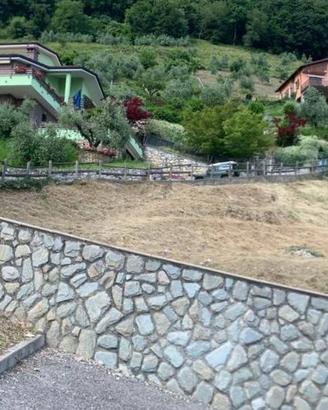 Terreno di 600 m² a Caslino d'Erba