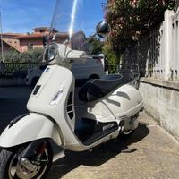 Piaggio Vespa 300 GTS i.e. Perfetta