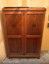 Armadio in legno a 2 ante stile classico