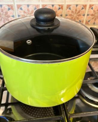 Beghoff – casseruola antiaderente con coperchio 24