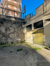 Posto auto/moto scoperto in condominio garages