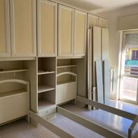 Cameretta a ponte con armadio sopra