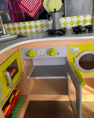 Cucina giocattolo in legno