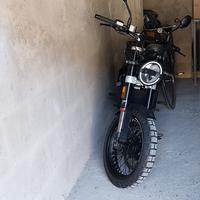 Husquarna Svartpilen 125